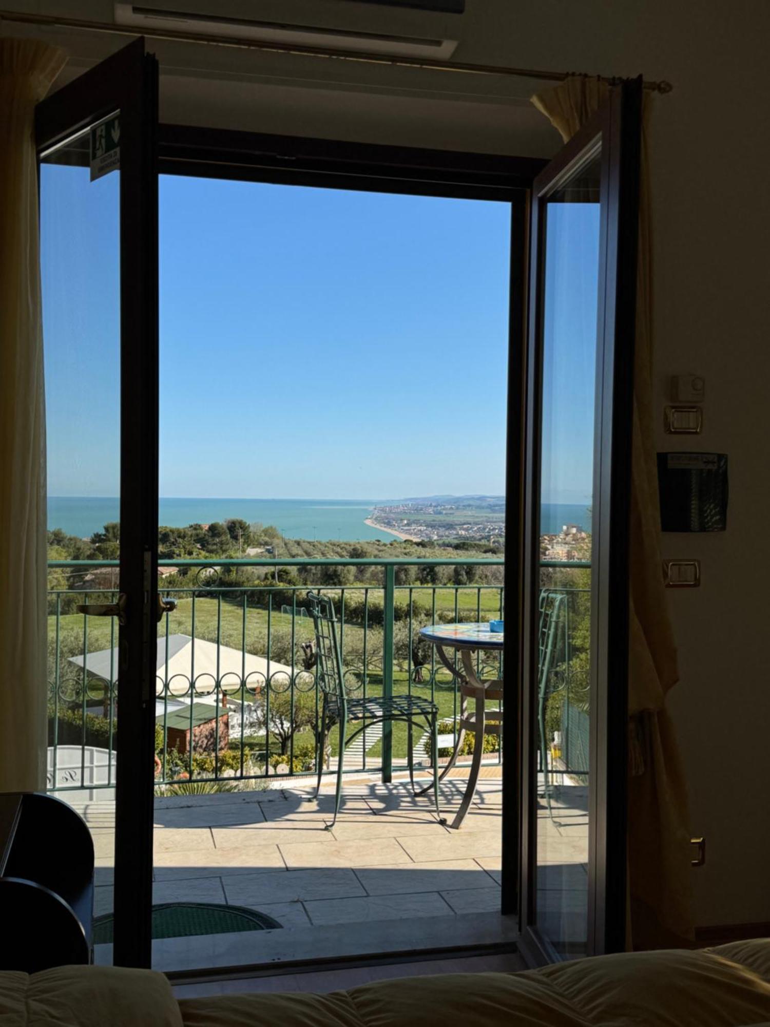 Hotel Le Cave Сироло Екстериор снимка