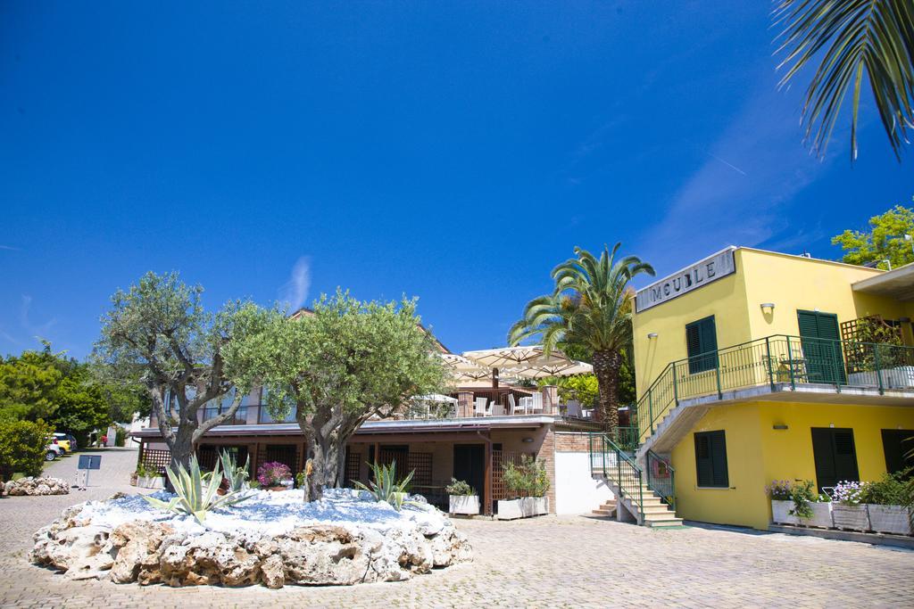 Hotel Le Cave Сироло Екстериор снимка