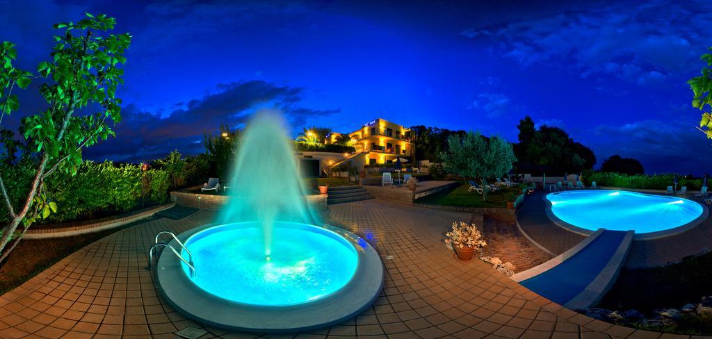 Hotel Le Cave Сироло Екстериор снимка
